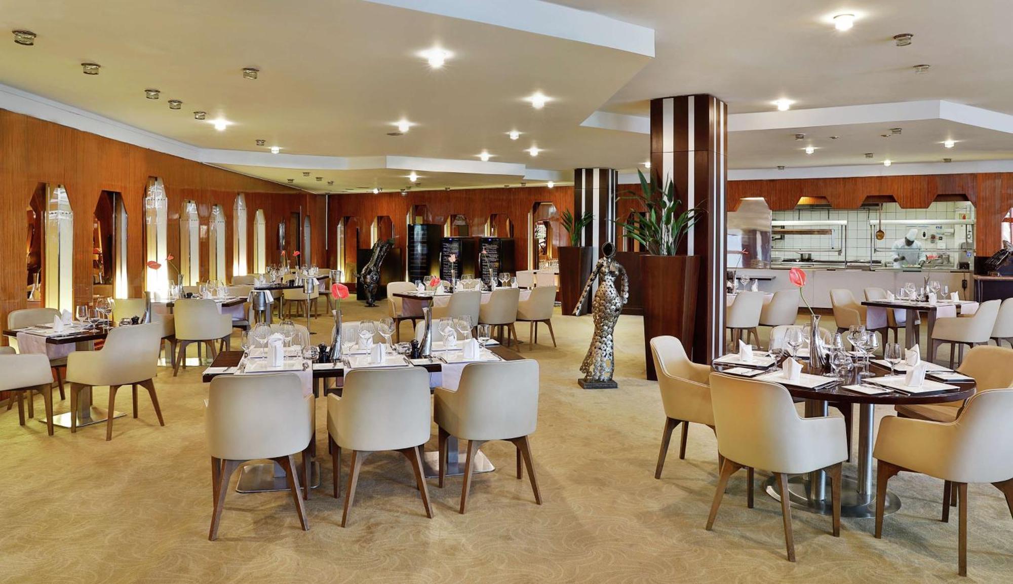 Transcorp Hilton Abuja Hotell Exteriör bild